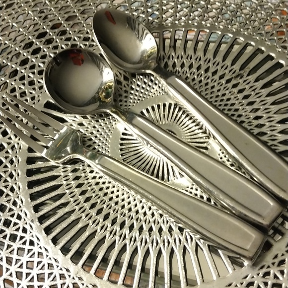 Utensils for Dinnerware - Picture 12 of 12